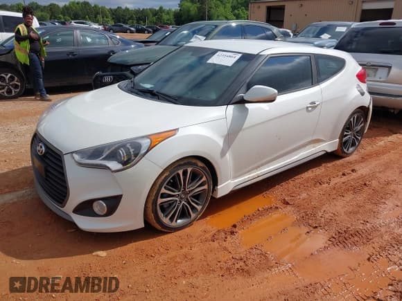 ✅ 2016 Hyundai Veloster Turbo • VIN: KMHTC6AE0GU293981 • Lot: 42354864. Wystawiony na IAAI z przebiegiem 118 691 mil. Bezpłatny archiwum sprzedaży aukcyjnych z USA i szczegółowy raport historii pojazdu na DreamBid. Zdjęcie 2.