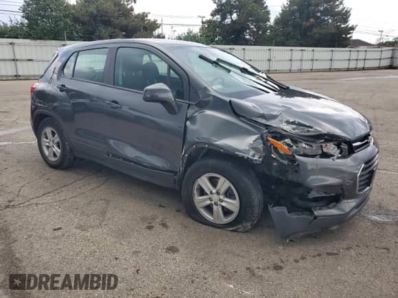 2020 Chevrolet Trax LS with VIN 3GNCJKSB6LL165828, listed as a Copart auction lot 81853005 with 110,741 mi miles and Salvage title. Bid and sale history available at DreamBid. Image 4.