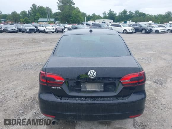 ✅ 2012 Volkswagen Jetta SE • VIN: 3VWDX7AJ0CM324674 • Лот: 42297693. Опубликован ранее на IAAI с пробегом 225 896 миль. Бесплатный доступ к архиву аукционных продаж из США и подробный отчёт об истории автомобиля на DreamBid. Изображение 16.