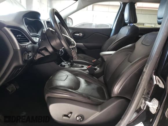 ✅ 2019 Jeep Cherokee Limited • VIN: 1C4PJMDN4KD133803 • Lot: 42091155. Listed on Copart with 73,949 mi. Free auction sales archive from the USA and detailed vehicle history report at DreamBid. Image 7.