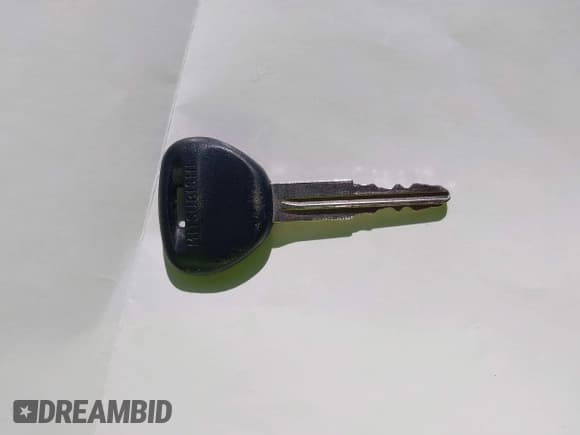 ✅ 2000 Mitsubishi Mirage DE • VIN: JA3AY26C6YU055291 • Лот: 42582994. Опубликован ранее на IAAI с пробегом 110 621 миль. Бесплатный доступ к архиву аукционных продаж из США и подробный отчёт об истории автомобиля на DreamBid. Изображение 11.