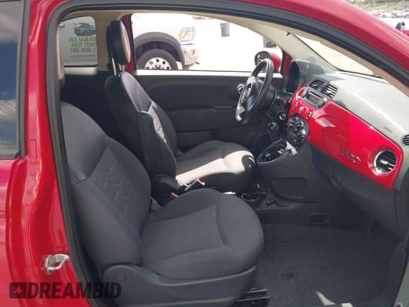 ✅ 2015 FIAT 500 Pop • VIN: 3C3CFFAR8FT502590 • Лот: 43478840. Опубликован ранее на IAAI с пробегом 90 172 миль. Бесплатный доступ к архиву аукционных продаж из США и подробный отчёт об истории автомобиля на DreamBid. Изображение 5.