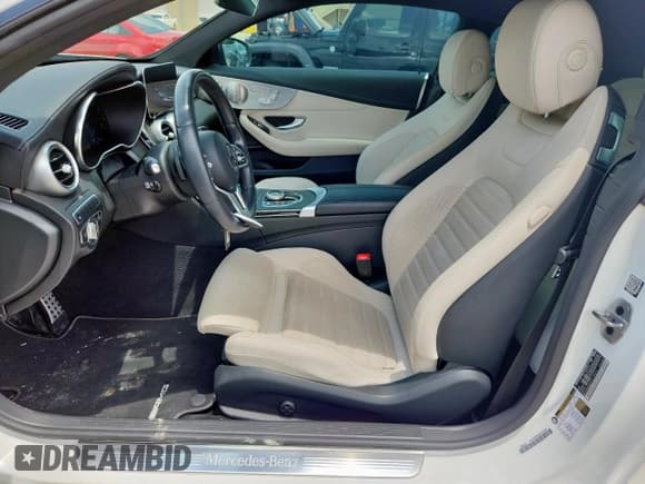 ✅ 2023 Mercedes-Benz C 300 • VIN: W1KWJ8EB5PG128452 • Lot: 64241155. Wystawiony na Copart z przebiegiem 16 972 mil. Bezpłatny archiwum sprzedaży aukcyjnych z USA i szczegółowy raport historii pojazdu na DreamBid. Zdjęcie 7.