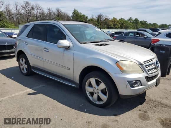 ✅ 2010 Mercedes-Benz M 350 • VIN: 4JGBB8GB5AA595816 • Lot: 68593625. Listed on Copart with 101,234 mi. Free auction sales archive from the USA and detailed vehicle history report at DreamBid. Image 4.