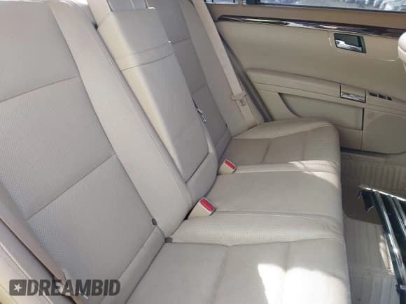 ✅ 2011 Mercedes-Benz S 550 • VIN: WDDNG8GB6BA409159 • Лот: 40561764. Опубликован ранее на IAAI с пробегом 195 628 миль. Бесплатный доступ к архиву аукционных продаж из США и подробный отчёт об истории автомобиля на DreamBid. Изображение 8.