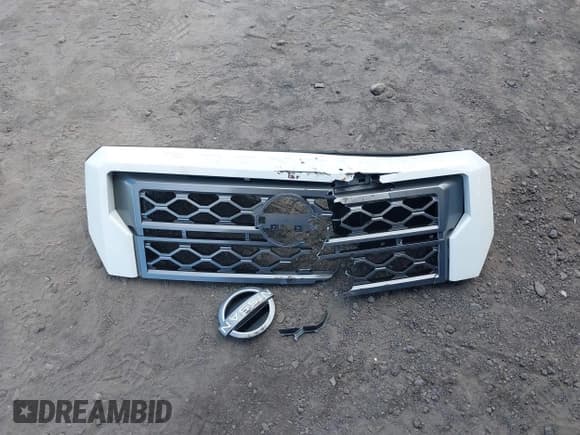 ✅ 2024 Nissan Frontier S • VIN: 1N6ED1CM1RN660317 • Lot: 41086992. Listed on IAAI with 4,933 mi. Free auction sales archive from the USA and detailed vehicle history report at DreamBid. Image 12.