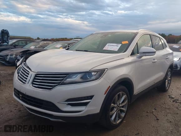 ✅ 2017 Lincoln MKC Select • VIN: 5LMCJ2D91HUL69722 • Лот: 43494196. Опубликован ранее на IAAI с пробегом 103 919 миль. Бесплатный доступ к архиву аукционных продаж из США и подробный отчёт об истории автомобиля на DreamBid. Изображение 18.