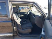 ✅ 2010 Jeep Commander Sport • VIN: 1J4RG4GK4AC158319 • Lot: 41824621. Listed on IAAI with 63,061 mi. Free auction sales archive from the USA and detailed vehicle history report at DreamBid. Image 5.