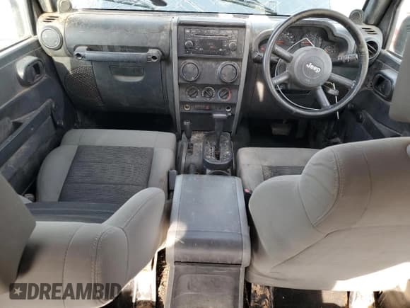 ✅ 2008 Jeep Wrangler X • VIN: 1J4FZ24178L549228 • Lot: 51137435. Wystawiony na Copart z przebiegiem 222 786 mil. Bezpłatny archiwum sprzedaży aukcyjnych z USA i szczegółowy raport historii pojazdu na DreamBid. Zdjęcie 8.