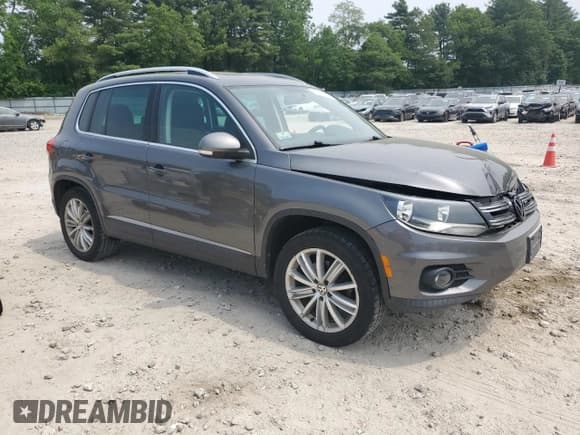 ✅ 2012 Volkswagen Tiguan SE • VIN: WVGBV7AX0CW005291 • Лот: 59867605. Опубликован ранее на Copart с пробегом 126 684 миль. Бесплатный доступ к архиву аукционных продаж из США и подробный отчёт об истории автомобиля на DreamBid. Изображение 4.