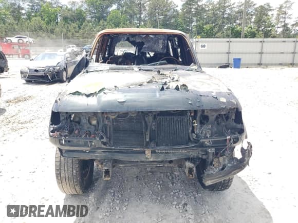 ✅ 1996 Lexus LX 450 • VIN: JT6HJ88J0T0130514 • Lot: 55988715. Wystawiony na Copart z przebiegiem Nie podano. Bezpłatny archiwum sprzedaży aukcyjnych z USA i szczegółowy raport historii pojazdu na DreamBid. Zdjęcie 5.