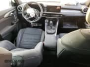 ✅ 2024 Alfa Romeo Tonale Ti • VIN: ZASPATCW7R3048009 • Lot: 75411104. Wystawiony na Copart z przebiegiem Nie podano. Bezpłatny archiwum sprzedaży aukcyjnych z USA i szczegółowy raport historii pojazdu na DreamBid. Zdjęcie 8.