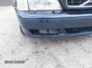 ✅ 2000 Volvo S70 • VIN: YV1LS56D0Y2666445 • Lot: 41211138. Wystawiony na IAAI z przebiegiem 291 191 mil. Bezpłatny archiwum sprzedaży aukcyjnych z USA i szczegółowy raport historii pojazdu na DreamBid. Zdjęcie 6.
