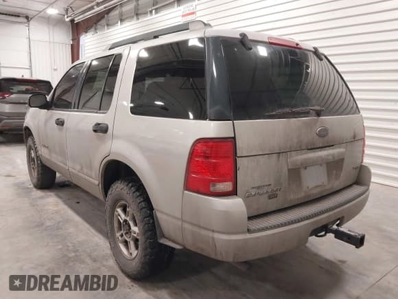 ✅ 2005 Ford Explorer XLT • VIN: 1FMZU63K75UA92666 • Lot: 41401078. Wystawiony na IAAI z przebiegiem 180 753 mil. Bezpłatny archiwum sprzedaży aukcyjnych z USA i szczegółowy raport historii pojazdu na DreamBid. Zdjęcie 3.