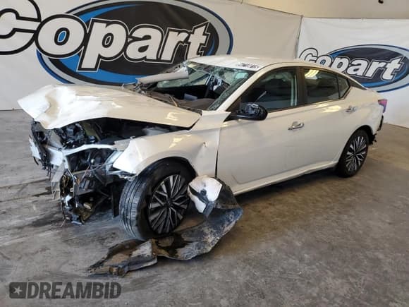 ✅ 2025 Nissan Altima SV • VIN: 1N4BL4DV4SN304635 • Lot: 84718015. Wystawiony na Copart z przebiegiem 18 707 mil. Bezpłatny archiwum sprzedaży aukcyjnych z USA i szczegółowy raport historii pojazdu na DreamBid. Zdjęcie 1.