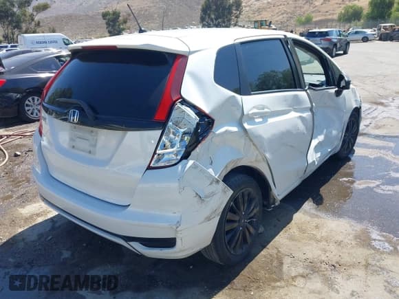 ✅ 2019 Honda Fit LX • VIN: 3HGGK5H4XKM703328 • Lot: 42384071. Listed on IAAI with 70,764 mi. Free auction sales archive from the USA and detailed vehicle history report at DreamBid. Image 4.