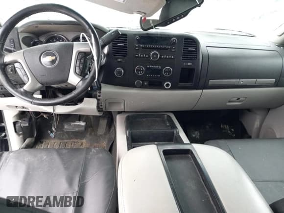 ✅ 2007 Chevrolet Silverado 2500HD 2LT • VIN: 1GCHK29667E600048 • Лот: 77536604. Опубликован ранее на Copart с пробегом Не указан. Бесплатный доступ к архиву аукционных продаж из США и подробный отчёт об истории автомобиля на DreamBid. Изображение 8.