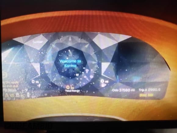 ✅ 2018 Karma Revero • VIN: 50GK41SA0JA000037 • Lot: 49378945. Wystawiony na Copart z przebiegiem Nie podano. Bezpłatny archiwum sprzedaży aukcyjnych z USA i szczegółowy raport historii pojazdu na DreamBid. Zdjęcie 9.