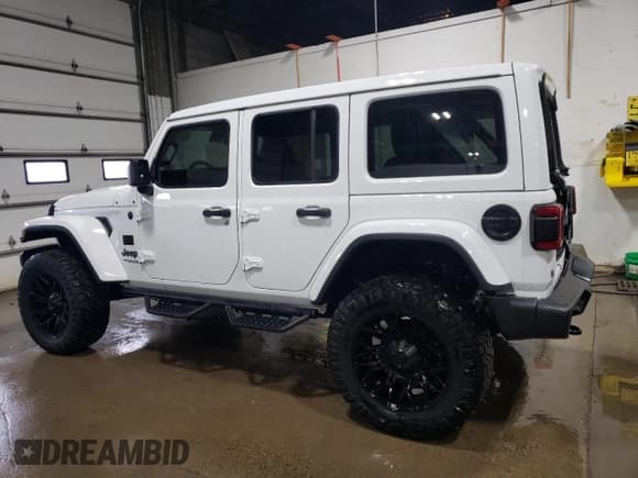 ✅ 2022 Jeep Wrangler Unlimited Sahara • VIN: 1C4HJXEG7NW172299 • Lot: 43535965. Listed on Copart with 19,709 mi. Free auction sales archive from the USA and detailed vehicle history report at DreamBid. Image 2.