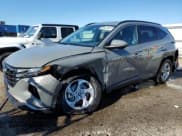 ✅ 2024 Hyundai Tucson SEL • VIN: 5NMJB3DE6RH407467 • Lot: 75416244. Wystawiony na Copart z przebiegiem 12 830 mil. Bezpłatny archiwum sprzedaży aukcyjnych z USA i szczegółowy raport historii pojazdu na DreamBid. Zdjęcie 1.