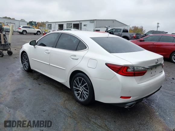 ✅ 2017 Lexus ES 350 • VIN: 58ABK1GG4HU071559 • Lot: 43571495. Listed on IAAI with 84,627 mi. Free auction sales archive from the USA and detailed vehicle history report at DreamBid. Image 3.