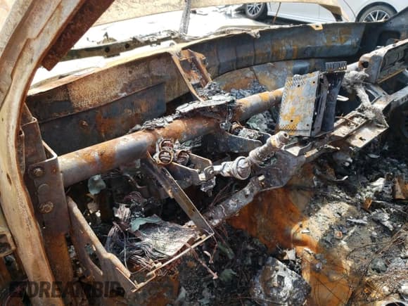 ✅ 2000 Ford Excursion Limited • VIN: 1FMSU43F1YEA85316 • Lot: 66561314. Wystawiony na Copart z przebiegiem Nie podano. Bezpłatny archiwum sprzedaży aukcyjnych z USA i szczegółowy raport historii pojazdu na DreamBid. Zdjęcie 9.