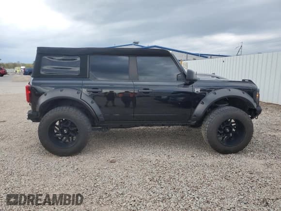 ✅ 2023 Ford Bronco • VIN: 1FMDE5BH1PLA88435 • Лот: 83757175. Опубликован ранее на Copart с пробегом 38 927 миль. Бесплатный доступ к архиву аукционных продаж из США и подробный отчёт об истории автомобиля на DreamBid. Изображение 13.