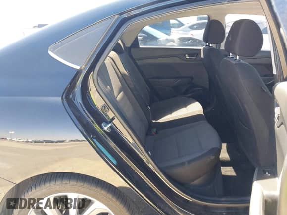 2020 Hyundai Accent Limited z VIN 3KPC34A66LE092810, wystawiony jako IAAI lot #42875654 z przebiegiem 40 183 mil mil oraz . Historia ofert i sprzedaży dostępna na DreamBid. Obrazek 8.