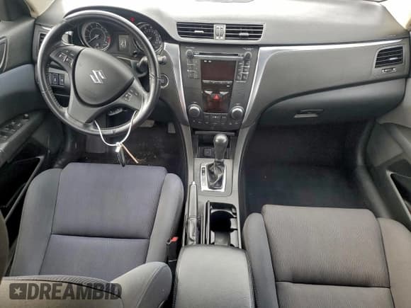 ✅ 2011 Suzuki Kizashi SE • VIN: JS2RF9A32B6110847 • Lot: 89837195. Wystawiony na Copart z przebiegiem 50 739 mil. Bezpłatny archiwum sprzedaży aukcyjnych z USA i szczegółowy raport historii pojazdu na DreamBid. Zdjęcie 8.