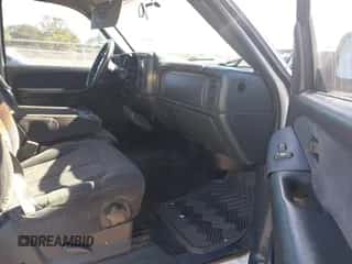 1999 Chevrolet Silverado 1500 z VIN 2GCEC19W0X1148089, wystawiony jako IAAI lot #43460016 z przebiegiem 235 825 mil mil oraz . Historia ofert i sprzedaży dostępna na DreamBid. Obrazek 5.