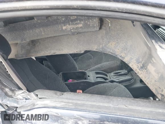 ✅ 2005 Dodge Stratus SXT • VIN: 1B3EL46R85N595511 • Лот: 43360438. Опубликован ранее на IAAI с пробегом 198 556 миль. Бесплатный доступ к архиву аукционных продаж из США и подробный отчёт об истории автомобиля на DreamBid. Изображение 5.