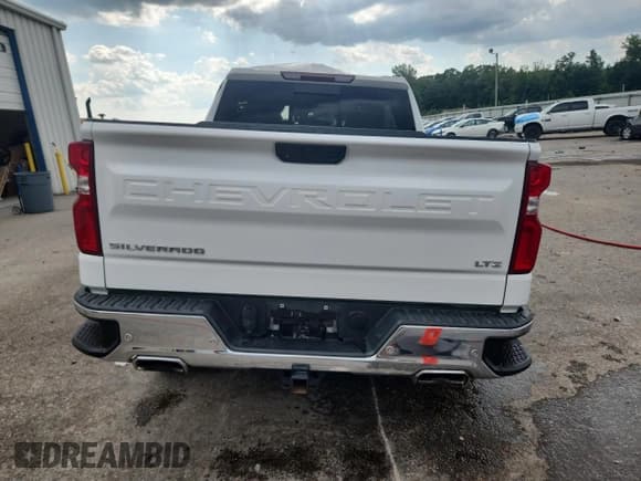 ✅ 2020 Chevrolet Silverado 1500 LTZ • VIN: 3GCUYGED5LG306190 • Lot: 65557455. Wystawiony na Copart z przebiegiem Nie podano. Bezpłatny archiwum sprzedaży aukcyjnych z USA i szczegółowy raport historii pojazdu na DreamBid. Zdjęcie 6.