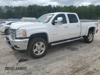 ✅ 2014 Chevrolet Silverado 2500HD LTZ • VIN: 1GC1KYC88EF168990 • Lot: 71968085. Wystawiony na Copart z przebiegiem 55 019 mil. Bezpłatny archiwum sprzedaży aukcyjnych z USA i szczegółowy raport historii pojazdu na DreamBid. Zdjęcie 1.