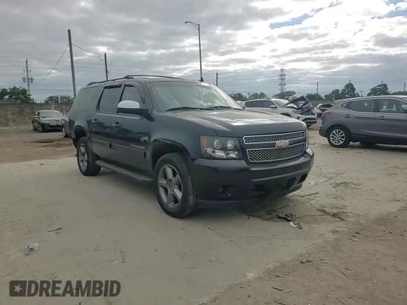 ✅ 2011 Chevrolet Suburban LT • VIN: 1GNSKJE34BR321718 • Lot: 81191794. Wystawiony na Copart z przebiegiem 179 044 mil. Bezpłatny archiwum sprzedaży aukcyjnych z USA i szczegółowy raport historii pojazdu na DreamBid. Zdjęcie 11.