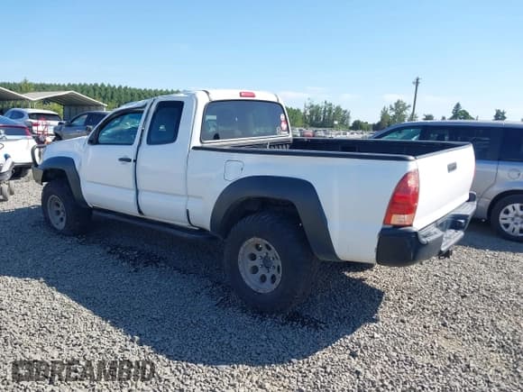 ✅ 2008 Toyota Tacoma • VIN: 5TEUU42N98Z544708 • Lot: 42448354. Listed on IAAI with 215,780 mi. Free auction sales archive from the USA and detailed vehicle history report at DreamBid. Image 3.