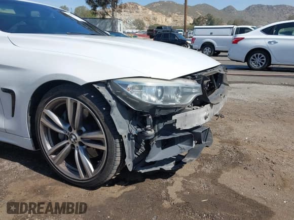 ✅ 2015 BMW 4 Series 435i • VIN: WBA3R1C57FK193807 • Lot: 41967964. Wystawiony na IAAI z przebiegiem 126 245 mil. Bezpłatny archiwum sprzedaży aukcyjnych z USA i szczegółowy raport historii pojazdu na DreamBid. Zdjęcie 18.