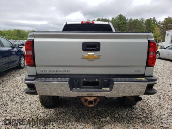 2016 Chevrolet Silverado 2500HD LTZ с VIN 1GC2KWEG0GZ263171, выставлен на аукционе Copart как лот 55673515 с пробегом 116 631 миль миль и Списание • Salvage title. История ставок и продаж доступна на DreamBid. Изображение 6.