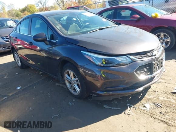 ✅ 2017 Chevrolet Cruze LT • VIN: 1G1BE5SM4H7256032 • Лот: 43421178. Опубликован ранее на IAAI с пробегом 143 722 миль. Бесплатный доступ к архиву аукционных продаж из США и подробный отчёт об истории автомобиля на DreamBid. Изображение 1.
