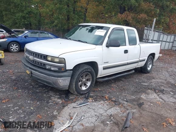 ✅ 2002 Chevrolet Silverado 1500 LS • VIN: 1GCEC19W52Z117677 • Lot: 43555653. Listed on IAAI with 361,829 mi. Free auction sales archive from the USA and detailed vehicle history report at DreamBid. Image 2.