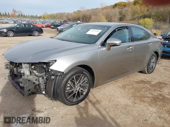 ✅ 2016 Lexus ES 330 • VIN: 58ABK1GG5GU018836 • Lot: 43635193. Listed on IAAI with 37,600 mi. Free auction sales archive from the USA and detailed vehicle history report at DreamBid. Image 2.