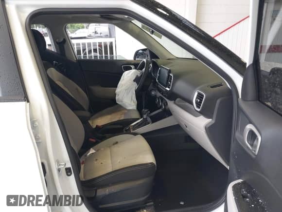 2023 Hyundai Venue Limited z VIN KMHRC8A32PU266009, wystawiony jako IAAI lot #43364487 z przebiegiem 6 798 mil mil oraz . Historia ofert i sprzedaży dostępna na DreamBid. Obrazek 5.