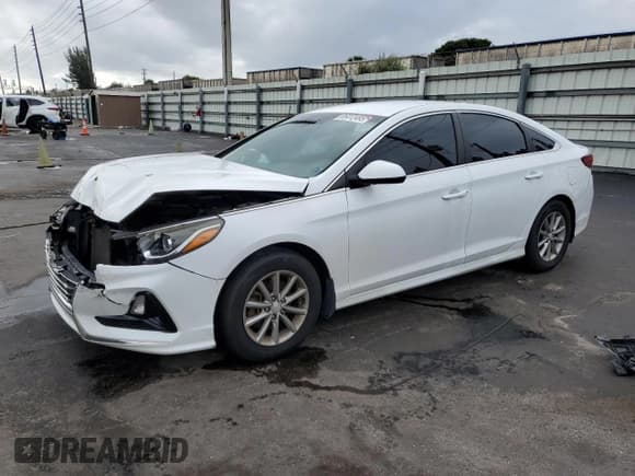 ✅ 2018 Hyundai Sonata SE • VIN: 5NPE24AF0JH613055 • Лот: 85412495. Опубликован ранее на Copart с пробегом 104 162 миль. Бесплатный доступ к архиву аукционных продаж из США и подробный отчёт об истории автомобиля на DreamBid. Изображение 1.