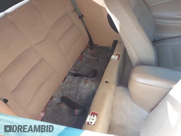 ✅ 1998 Ford Mustang • VIN: 1FAFP4443WF238785 • Lot: 43709141. Wystawiony na IAAI z przebiegiem 140 628 mil. Bezpłatny archiwum sprzedaży aukcyjnych z USA i szczegółowy raport historii pojazdu na DreamBid. Zdjęcie 8.