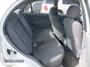 ✅ 2003 Kia Rio • VIN: KNADC125036270433 • Lot: 42139333. Wystawiony na IAAI z przebiegiem 109 700 mil. Bezpłatny archiwum sprzedaży aukcyjnych z USA i szczegółowy raport historii pojazdu na DreamBid. Zdjęcie 8.