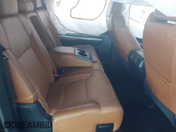 ✅ 2017 Toyota Tundra Platinum • VIN: 5TFAW5F17HX630441 • Lot: 41509899. Listed on IAAI with 123,072 mi. Free auction sales archive from the USA and detailed vehicle history report at DreamBid. Image 8.