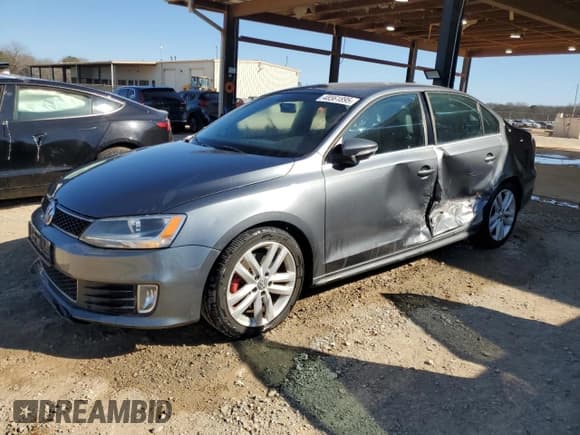 ✅ 2013 Volkswagen Jetta Autobahn • VIN: 3VW4A7AJ0DM221810 • Lot: 48561895. Listed on Copart with 132,921 mi. Free auction sales archive from the USA and detailed vehicle history report at DreamBid. Image 1.