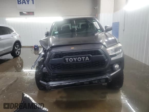 ✅ 2017 Toyota Tacoma TRD Sport • VIN: 3TMCZ5AN1HM067936 • Lot: 92842245. Wystawiony na Copart z przebiegiem 92 002 mil. Bezpłatny archiwum sprzedaży aukcyjnych z USA i szczegółowy raport historii pojazdu na DreamBid. Zdjęcie 5.