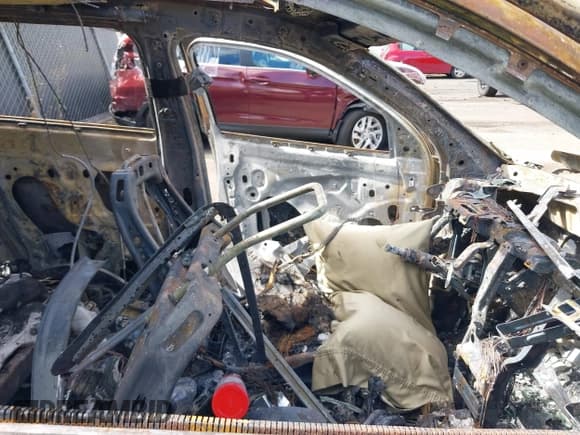 ✅ 2015 GMC Terrain SLT • VIN: 2GKFLXE37F6288424 • Лот: 40232594. Опубликован ранее на IAAI с пробегом Не указан. Бесплатный доступ к архиву аукционных продаж из США и подробный отчёт об истории автомобиля на DreamBid. Изображение 5.