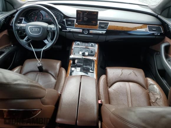 ✅ 2013 Audi A8 3.0L • VIN: WAURGAFD5DN017076 • Лот: 81887635. Опубликован ранее на Copart с пробегом 122 189 миль. Бесплатный доступ к архиву аукционных продаж из США и подробный отчёт об истории автомобиля на DreamBid. Изображение 8.