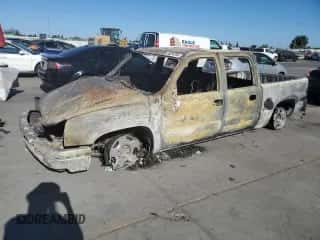 2005 Chevrolet Silverado 1500 Z71 с VIN 2GCEK13T151357887, выставлен на аукционе Copart как лот 65254994 с пробегом Не указан миль и На запчасти • Non repairable. История ставок и продаж доступна на DreamBid. Изображение 1.